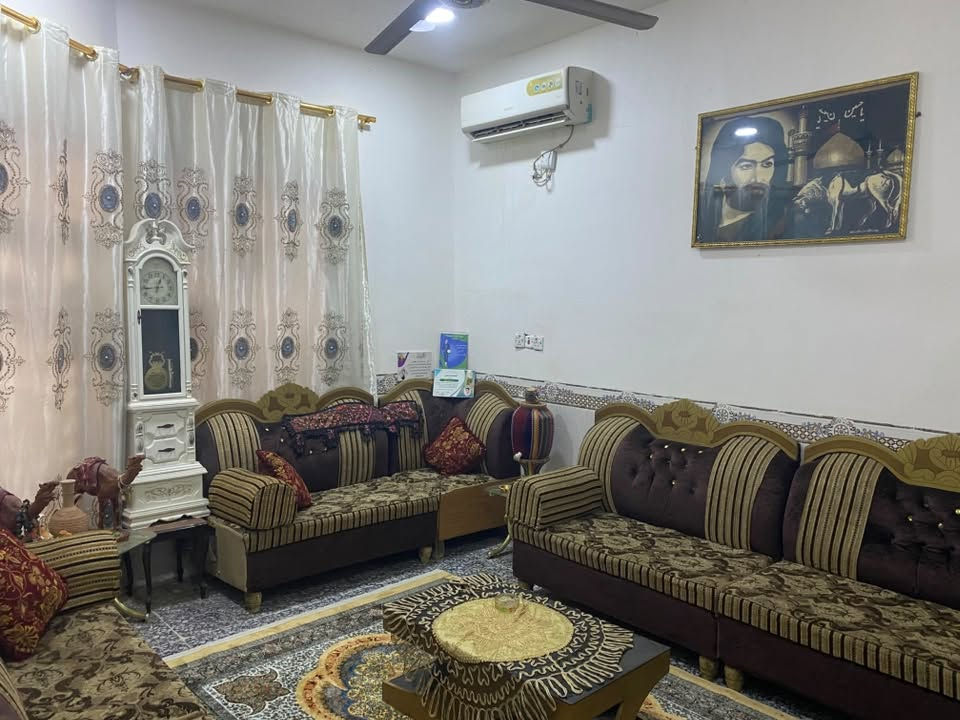 بيت للبيع مساحة 125 م بمنطقة حجي عبد مقابيل مجسر الزهور البيت بناء طابق ونصف غرفتين و3 صحيات صالة ومطبخ واستقبال بناء درجة اولى 
السعر 170 وقابل للتفوض 
للتواصل وتساب 
***********
