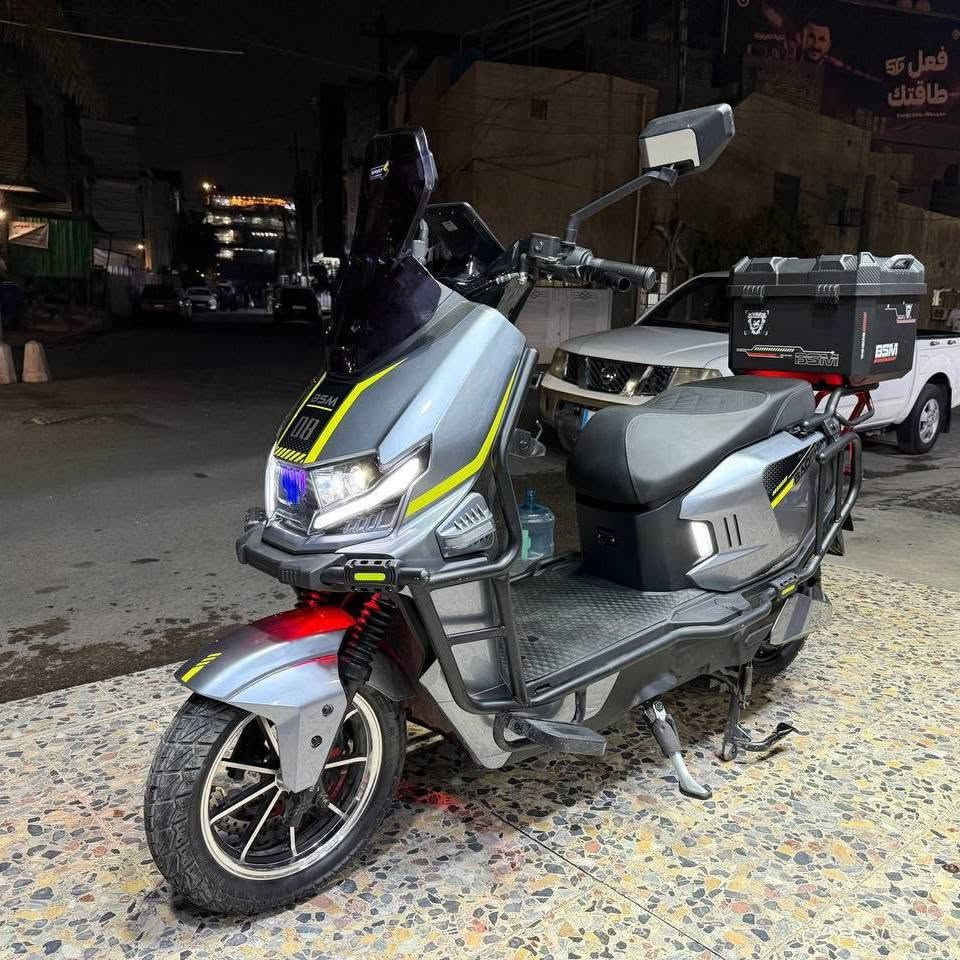 سلام عليكم دراجه شحن للبيع صاعقه 08  بطاريات 6 كبار  40فولت للبطاريه لوحده تمشي75km لشحنه لوحده  سرعته  95 تمشي 80حقيقي دراجه بجيس صار سبوع ونص نازله لشارع سعر 1350وبيه مجال مكاني بغداد صليخ للتواصل  ***********
