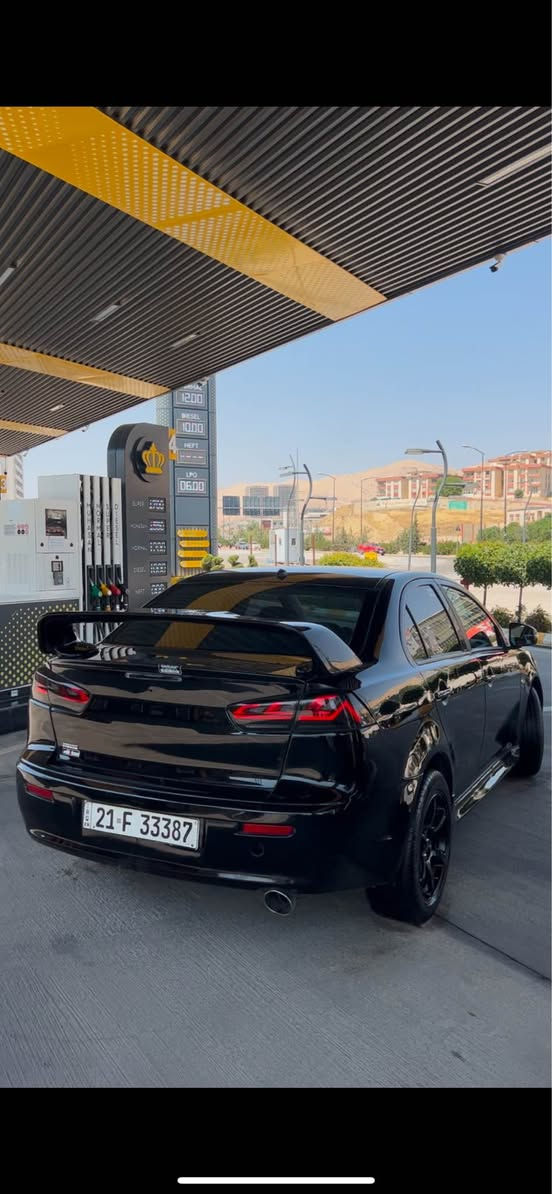 ***********    سلیمانی
٧٨ $ قوفلیتی
لانسه ر قرش ٢٠١٦ مه كينه ٢٠ مه رخوب گێڕۆتۆماتیک ١١١ميل رۆشتوە بە س لایتو بە گ لایتو بال و تایە و ویلە کە ی بای ٦ $ ێە بێ بێ منە ت 
گێرو مە کینە و تە بریدو تە قە و رە قە و تە حویلو خرامە ی بە شە رت 
ناو شانی نە بۆیاخە نە هیچی پێوە یە دوا ی کە پسە دە عمی نیە پێشی یە ک قرچی بە سیتی هە یە و بە س سە قفی لە پە رچە وە گۆراوە 
موسو بڕاوەو وە رگە ڕان بە شە رت عام بۆ ياخێ  دە رە جە یەک کراوە 
***********  سلیمانی السليمانية, العراق
