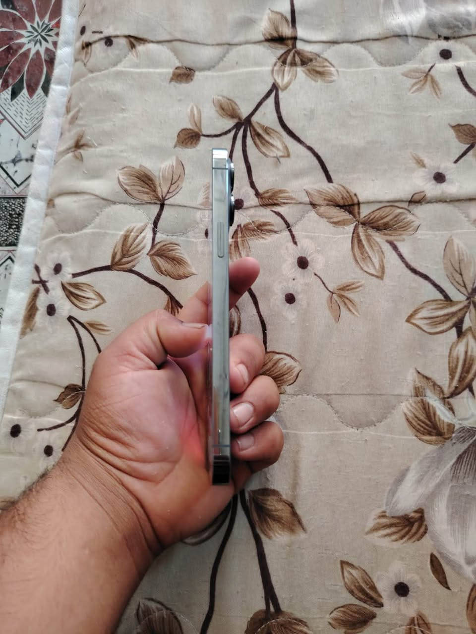 ‏سلام عليكم موبايل للبيع
￼ أمريكي الجهاز نظيف￼ العنوان
‏حله شارع 80 والسعر
780 أبوي مجال

***********￼
