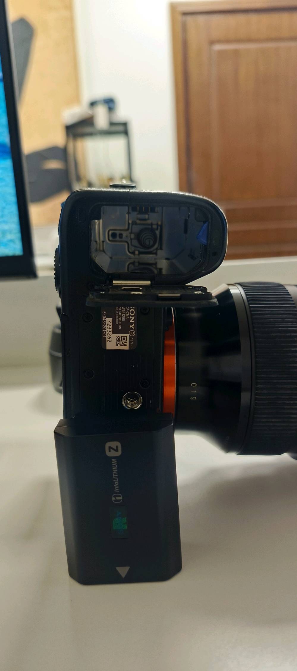 سوني a7iii  بدي فقط مواصفاتها معروفه
شترها 13k كاميرا كلش نظيفة و استعمال قليل و شخصي فقط مابيها اي اضرار كاميرا كل غراضها موجوده كارتونه و شاحنه و بطاريه

سعرها 1،150 قفل مابيها اي مجال سعر نهائي  اي استفسار دايركت او *********** واتساب