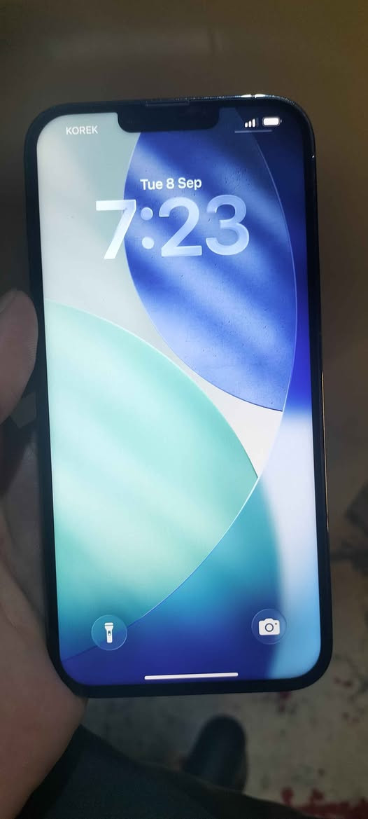 iphone 13 pro max 
بۆ فرۆشتن 400 هەزار و مەعامەلە 
شوێن هەولێر گەیاندم نییە 
ژمارە *********** واتس ئاپ و ڤایبەر 
شاشە و پاتری گۆڕایە بە ئەسڵی 
عەیبی تری نییە خەریتەی کەپس 
شحن و شەبەکە و کامیرەی بە شەرت بێ عەیب أربيل, العراق
