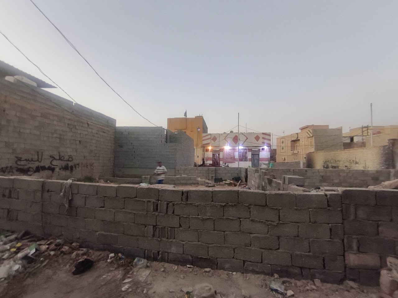 قطعة ارض للبيع مساحة 100متر طابو سند 25قرار محكمة تبعد عن الأمام الحسين 2كيلو طريق حلة كربلاء مربعة السعر 30مليون سعر جداً مناسب العنوان كربلاء كنطرة السلام شارع البرج مقابل عامود 70مقابل مجمع الوارث للعتبة طريق حلة كربلاء ***********
