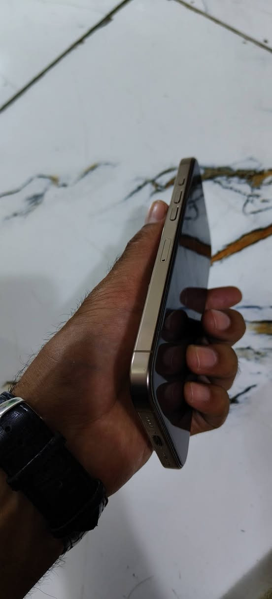 16 PRO Max
ذاكرة 256
بطارية 🔋 97%
شرق اوسط 
الجهاز نظيف نظافة فول ما بي ولا خدش 
كارتونة ويا 
للاستفسار 
***********
