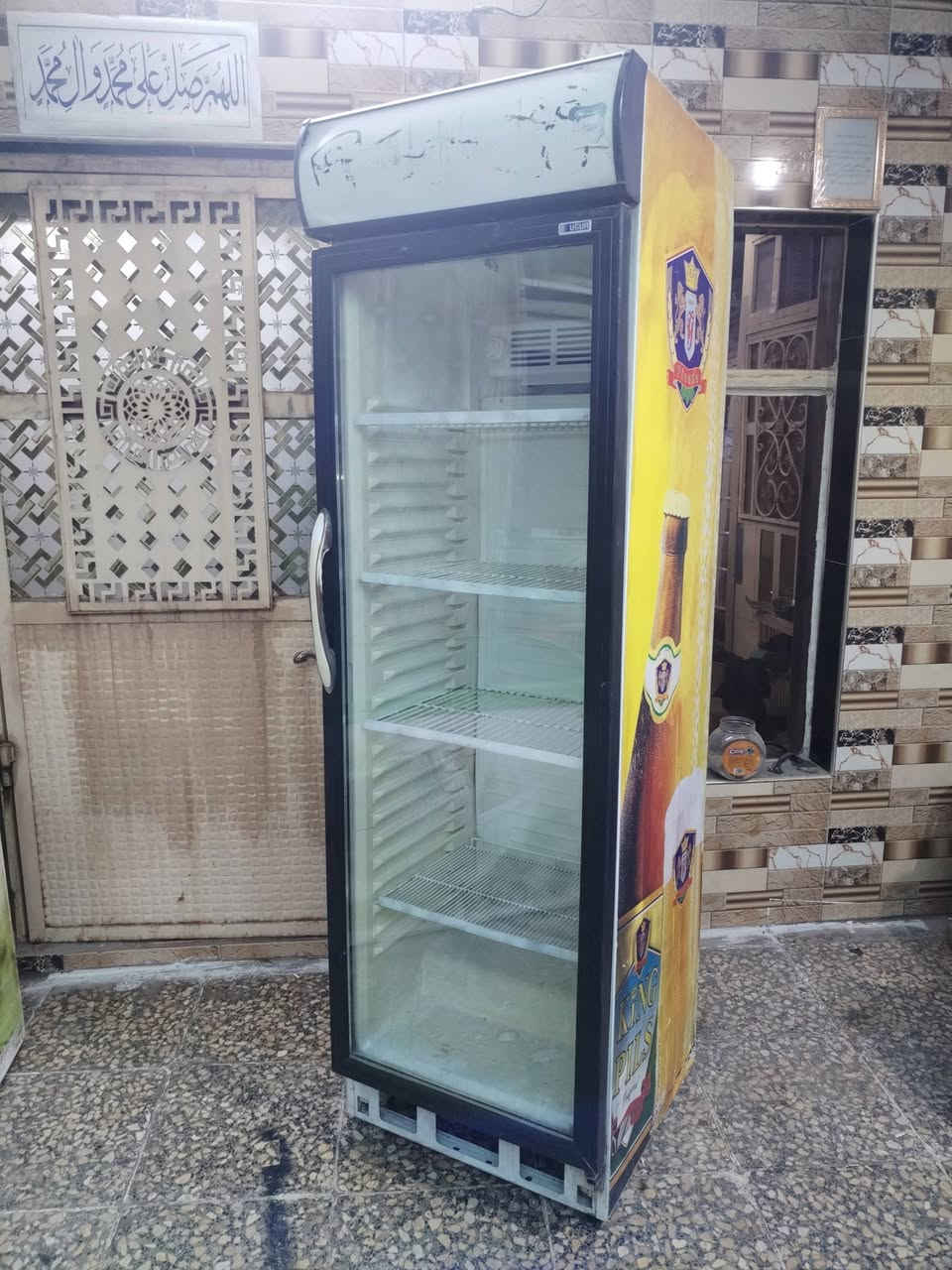 عارضات للبيع السعر كلهن 650 قفل العنوان بغداد حي اور الشراي يتصل على هذا الرقم ***********
