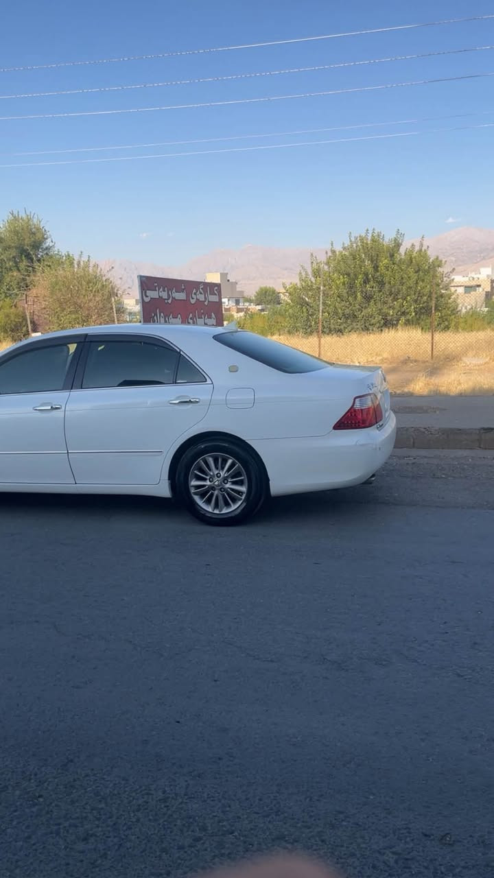بەناوی خوای گەورە
شاهینە مووس 
2007بچوکک بەگەورە 
ساج مەلەکی
کۆدی نیە حازرە بۆ کۆد 
سۆنەریم داناوە یەک پارچەی بۆیاخە 
کامل مەسرەف کراوە 
تەبریت ساردوو گەرم بەشەرت 
برێکی بەسراوە 
نمونە لەجوانی 
کامل ڕۆنوو شلەمەنی گۆڕاوە 
تایەوویلی نەوتی لۆک 
تەقەو ڕەقەی نیە  چرکەو یەک گەلا ببڕە 
کەفەروو داروو بەرد بەشەرت 
***********
شوێن هەلە بجەی شەید 
سعری.  68گەلا💙
