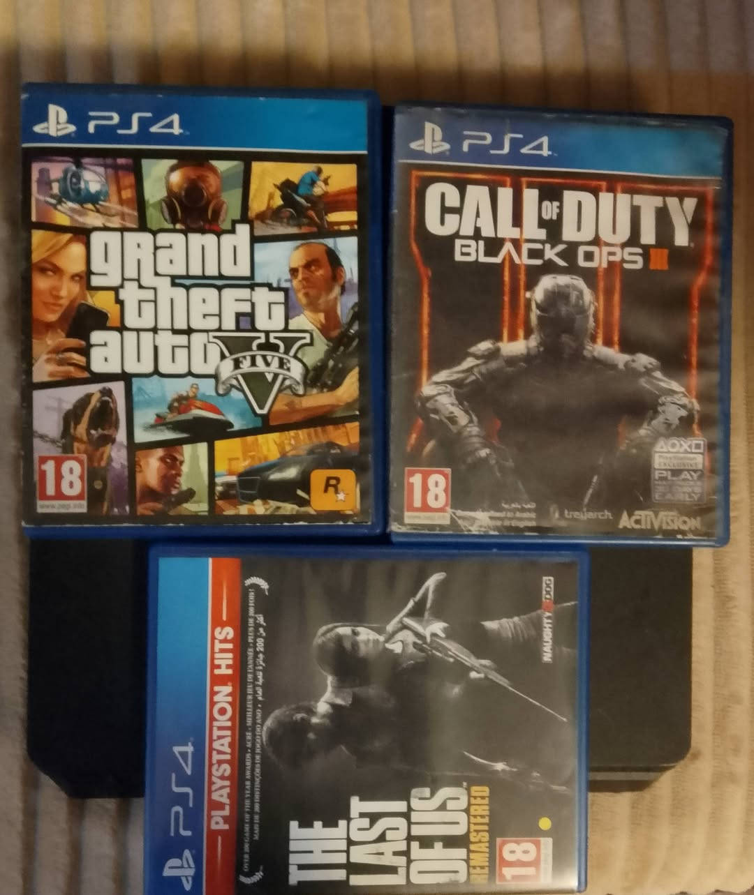 السلام عليكم 

بلي فور مستعمل شيي جداا قليل للبيع

كامل ملحقات مع gta5 وذى لاست اوف اوس وكول اوف ديوتي لوك استيكر ممفتوح السعر 250 وبي مجال 
مكاني ديالى بعقوبه للتواصل *********** واتس اب فقط
