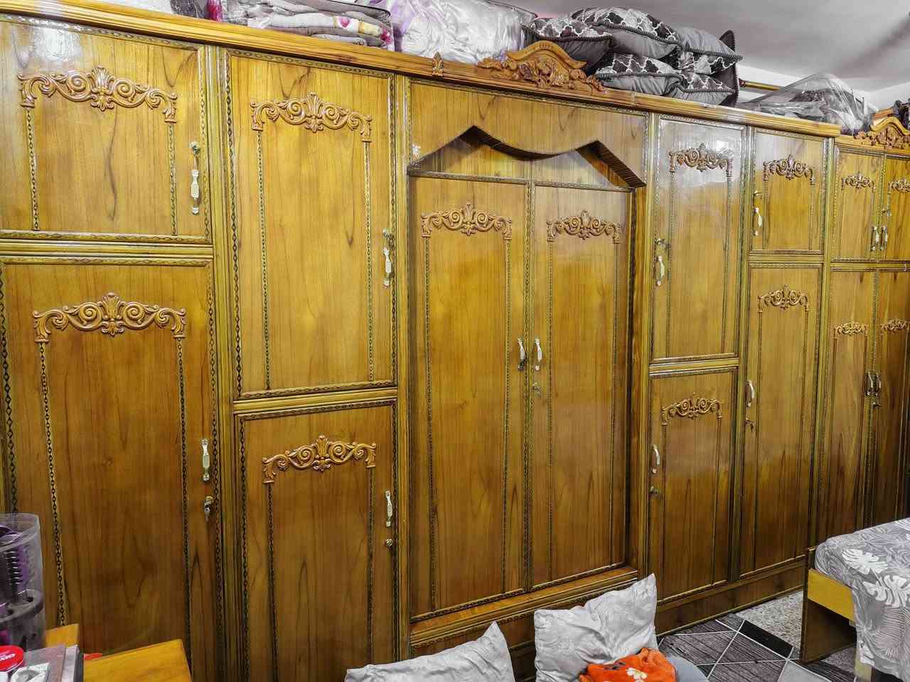 سلام عليكم غرفة اخشاب عراقي 6 قطع كنتور 6 بيبان نضيفه كلش رايدها ب700 وبيها مجال مكاني الشعب الغرير ***********
