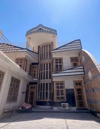 كريطعه مقابل بيت الوزير • ٨٠٠م • گراج ٧ سيارات