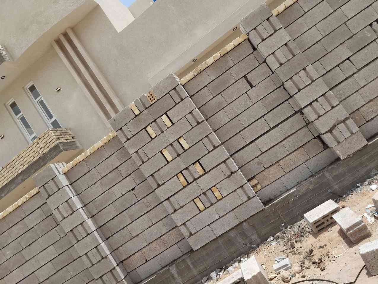 خلفه بناء