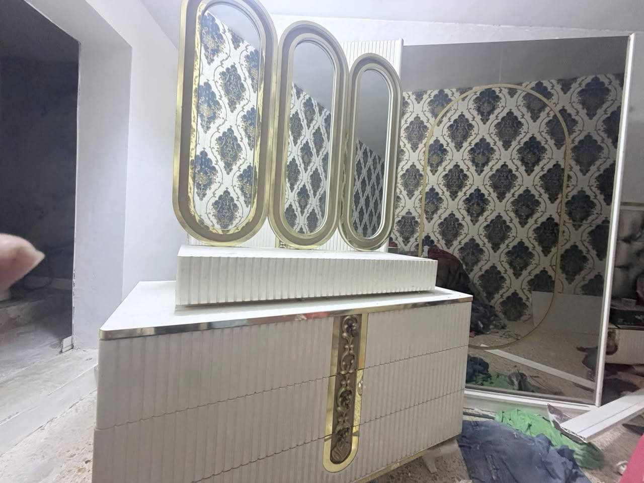 غرفه نوم • أثاث • بدون تفاصيل