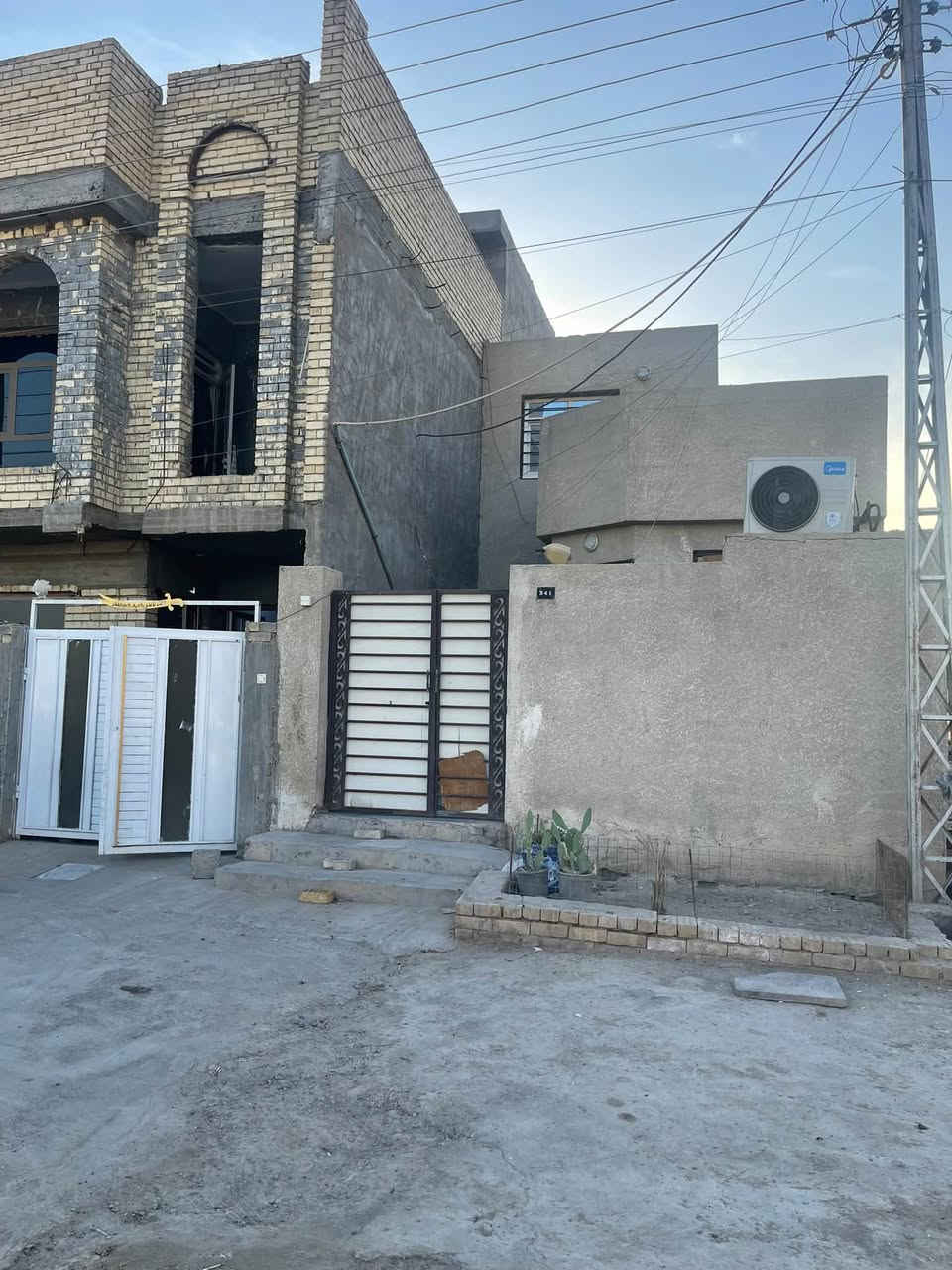 دار للبيع • ٢٥٠م • عداد ٢