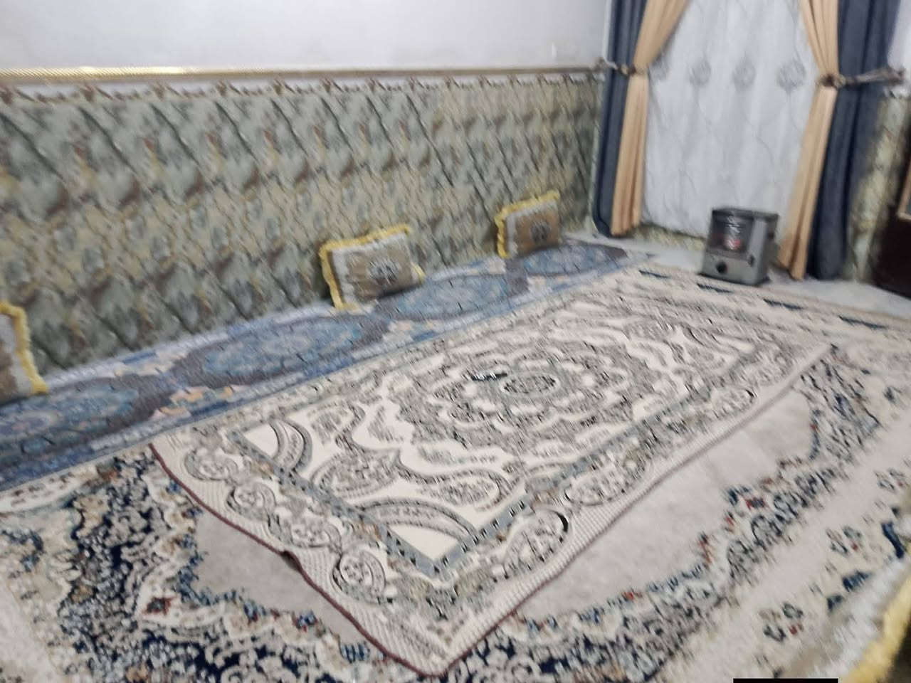 بيت زراعي • ١٠٠م • ٣غرف