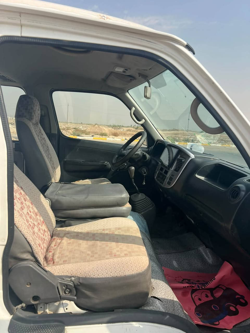 نيسان يورفان • محرك مكفول • بدون دواخل