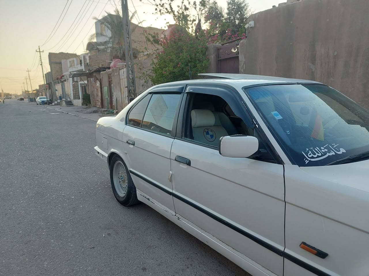 السلام عليكم للبيع ٥٢٥ رقم سليمانيه نكليزي  بسمي محرك ستوني شاده حاويه سياره جاهزه وتخبل مكاني ديوانية الحمزه الشرقي ***********  
السعر ٦٨ وبيه مجال والشرايي بي خير ويدلل
