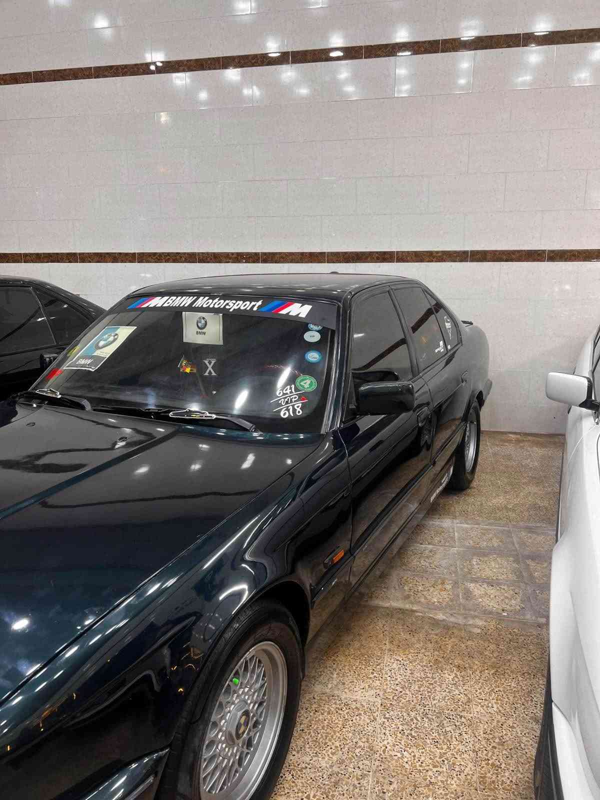 BMW 520

گێر تۆماتیک
هەرزەنترین سعر
گێر و مەکینە و کارەبایات و تەحویل و غەرامەی بە شەرتە 
سەیارەکە سبوغ عامە لۆ جوانی 
بێ لێدرانە هیچ لێدرانەکی نییە 

٥٥٠ دۆلار  دوای مەعامەلە بە دەست وەردەگیەوە 
نرخی ٥٨ وەرەقە 

***********

BMW 520
جیر  توماتيك
ارخص سعر
جير محرك كهربايات تحول غرامة بشرت 
سيارة مصبوغ عام جمالية
بدون ضربة
٥٥٠ دؤلار غرامة مرجوع 
سعر ٥٨ ورقة

*********** أربيل, العراق
