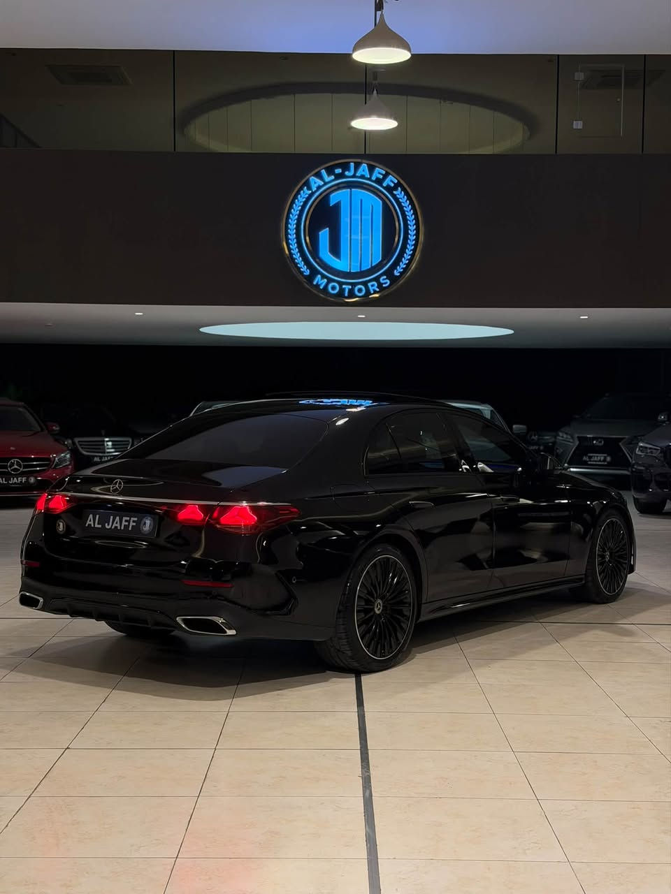 السلام عليكم 
البيع مارسدس E class AMG  موديل 2024
ماشية 35 الف كيلو 
🚨وكالة المانية ضمان دولي بصمتين
🚨فول مواصفات ومغلف ppf بالكامل
بانوراما وداخل مشمشي وكامرة رحساسات ورادار ولد بالشباك بلادي وكت AMG بلادي وستيرن AMG ونقطة عمياء وانارة مخفية ودشبول نجوم وصندوك كهرباء وكشنات خزن وتدفئة وبصمات وسماعات برو ماستر وبعد كلش هوايه مواصفات 

السياره مكفولة كفالة عامة حتى الدعاميات بشرط بدون شخوط او رصعات وبدون اي نقص او خلل
رقم وفحص وهزه كله جديد
السعر : 560 $ ورقه
للاستفسار : *********** كاوه جمال 
او واتساب نفس الرقم
العنوان :السليمانية المعارض الجديده معرض (الجاف)
