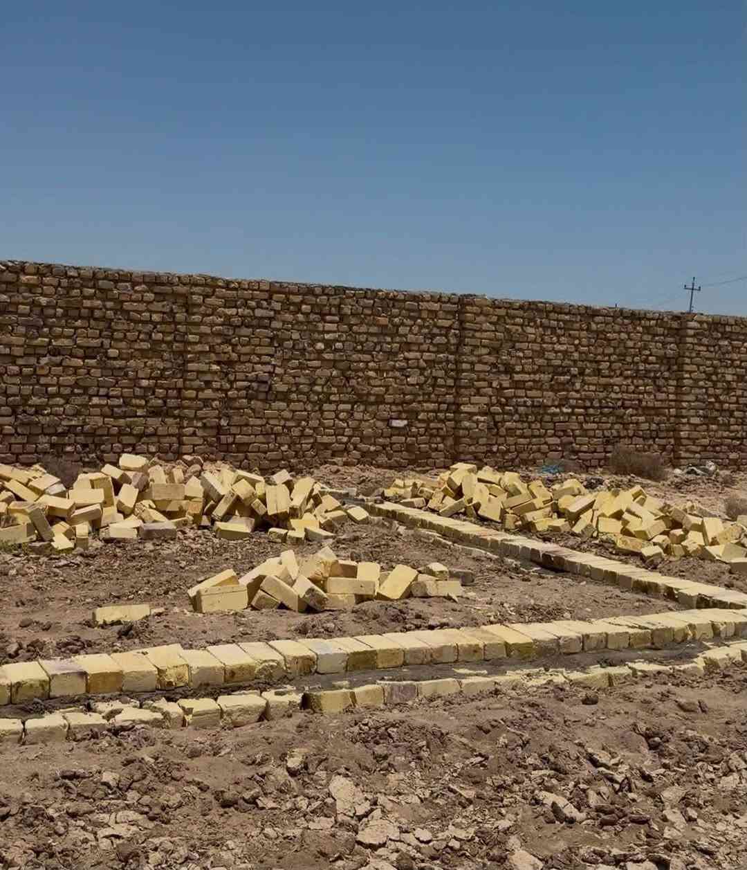 سلام عليكم قطعة زراعي للبيع مساحتها ٥٧٠ متر واجهه ٢٠ والنزال ٣٠ بتلو ٢٥٠ متر مسيجه القطعه كلها وبيها باب العنوان
السبل الثانيه بنزلت المدرسه وتنزل ليجوه بيع مستعجل سعر ٢٨
وبيها مجال للستفسار ***********
