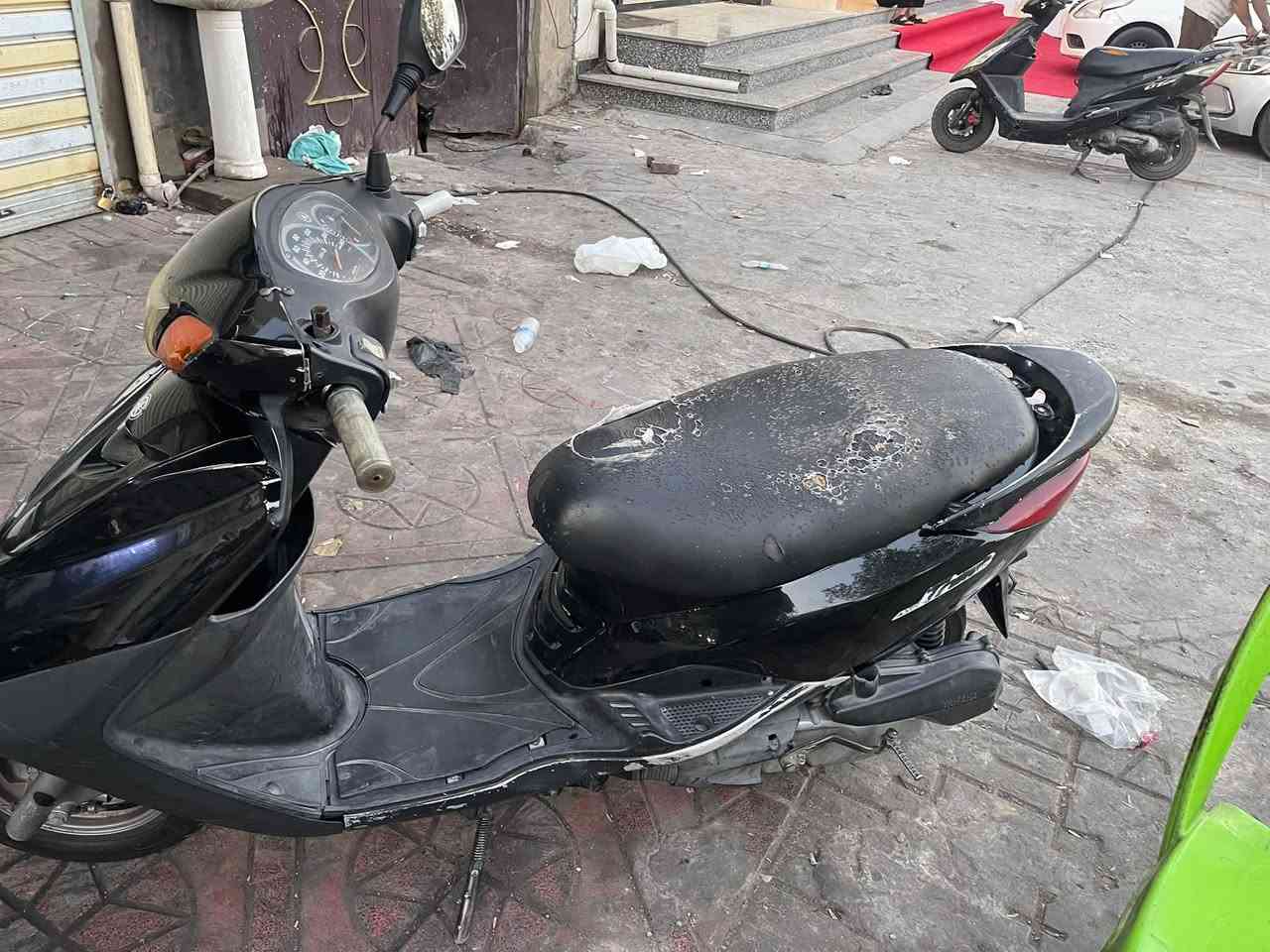 بريز للبيع
مكينه مفتوحه بس راجع بلاد كلش ناعمه بيهة نقوصات بسيطه  مكاني بغداد حي الجوادين ٣٨٠ الف بيهة مجال بسيط جداً
***********
