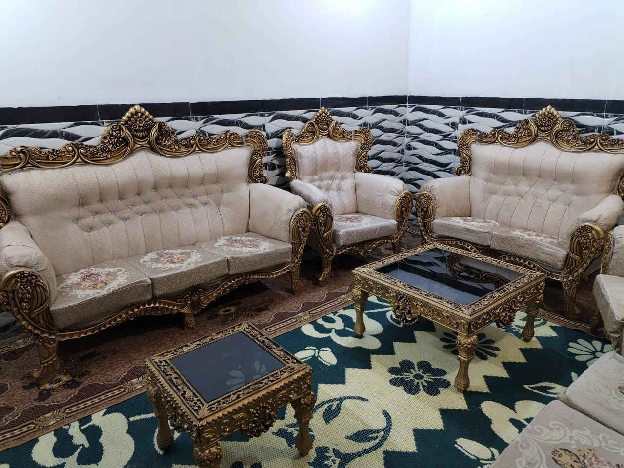 سلام عليكم تخم زان ملكي اي ضرار مابي كلش نضيف 10مقعد السعر 350العنوان كربلاء حي العامل يوجود توصل دخل كربلاء الستفسار ***********
