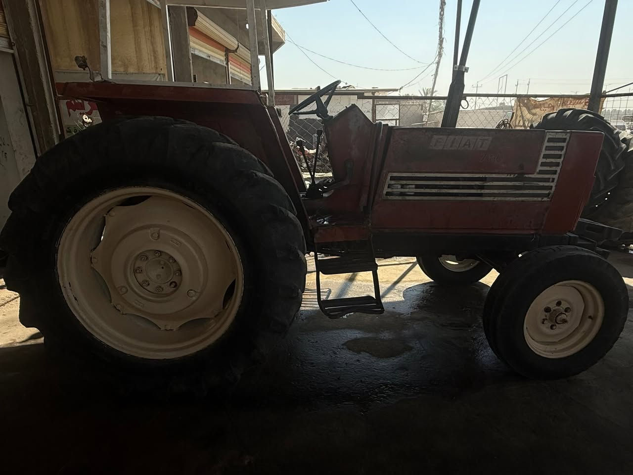 سلام عليكم فيات 780للبيع موديل 83سعر 9وبيه مجال مكاني بابل الدبله ***********
