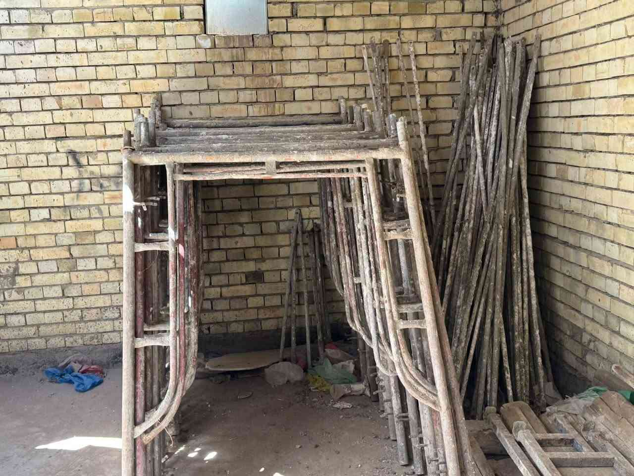السلام عليكم سكله لبيع عشرين طبق كامله سعر الطبق كامل مع الباب 55وبي مجال مكانه الفلوجه رقم ***********/***********
