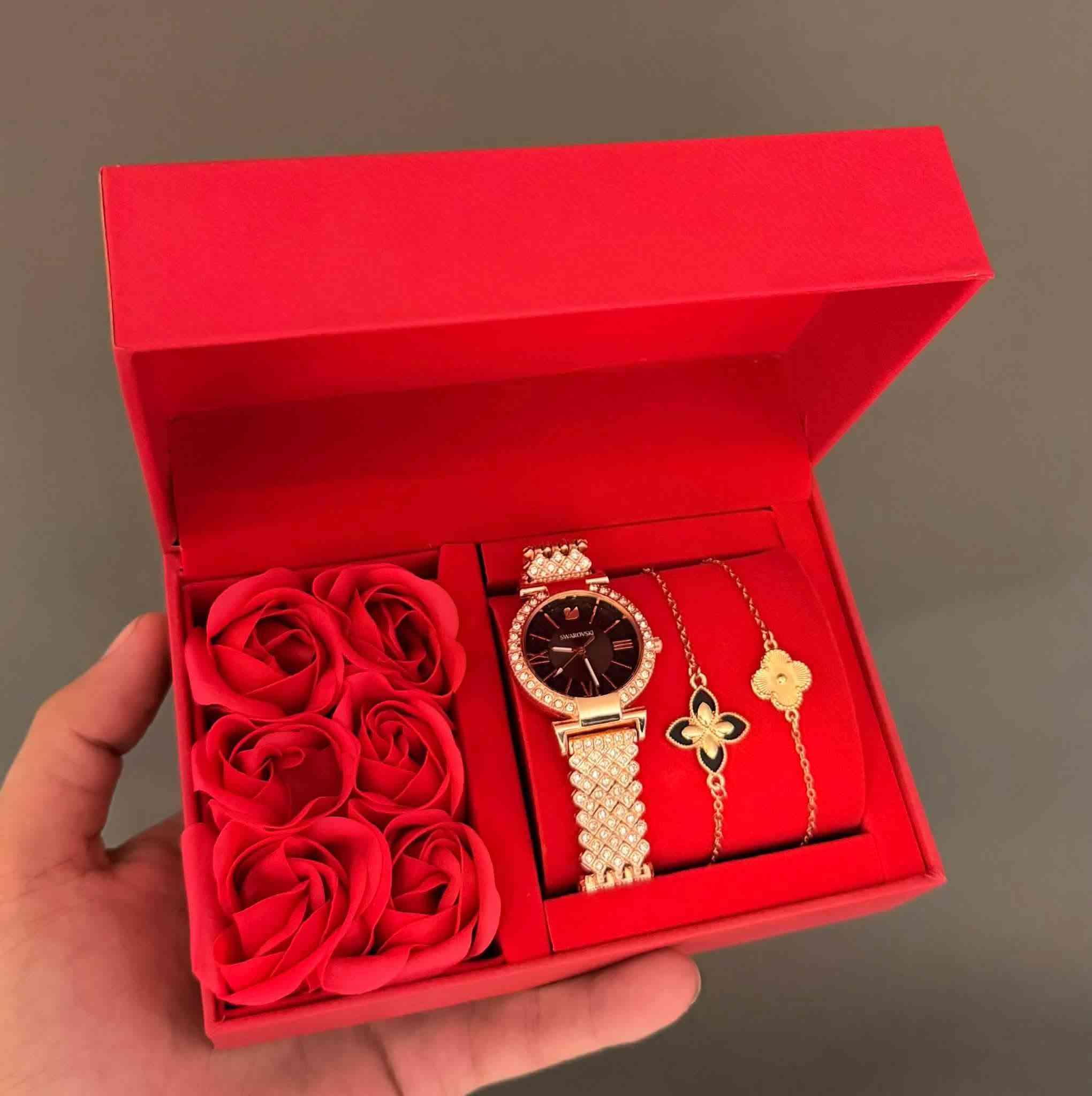 اجمل العروض الهدايا لطالباتنا الحلوات
❤️
سيت نسائي رائع جدا 🔥
المحتويات 
ساعة واكسسوارات

السعر 12 الف فقط ✅✅
***********
للحجز يرجى التواصل واتساب ❤️

او مراسله الصفحة ✅
توصيل مجاني 😍😘
