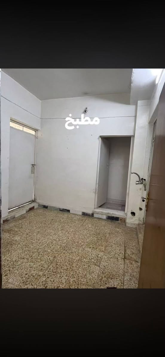 السلام عليكم عندي مشتمل للا يجار كركوك طريق بغداد قرب محطة عقبه بن نافع  (سعر 250)بي مجال (***********

