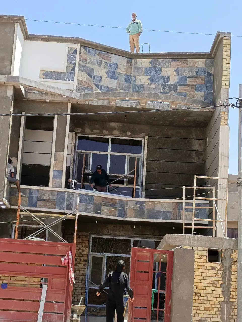 للبيع • عقار • لا تفاصيل