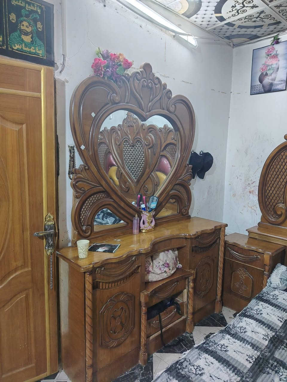 #يالله
للبيع غرفه تزكام 6 ابواب نضيفه استعمال قليل السعر مليون و150
الشراي يتصل ع رقم ***********
