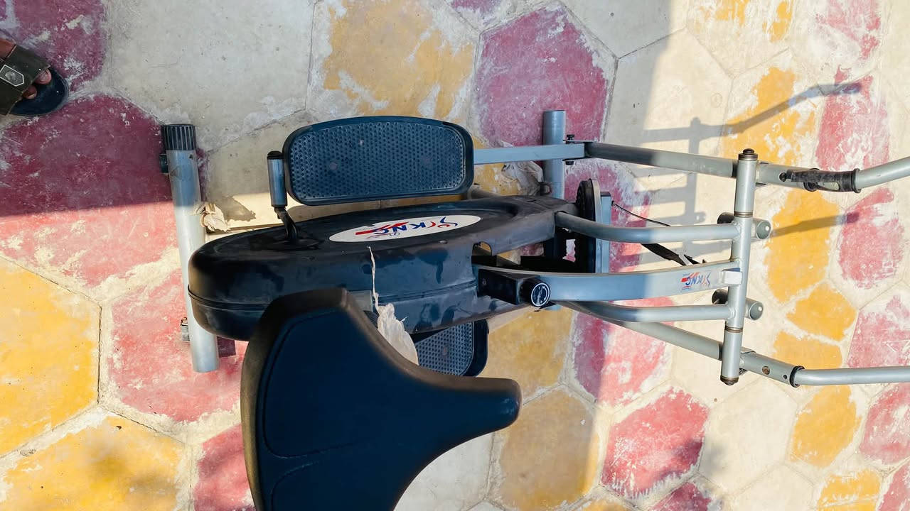 جهاز رياضي أوبتكال (Elliptical Trainer / جهاز تقوية اللياقة والكارديو)، وتحديداً من ماركة (Sky King)، جهاز جديد ستخدام شخصي الي يفيده يتفضل عنوان وركاء وسعره مناسب جداً رقمي ***********
