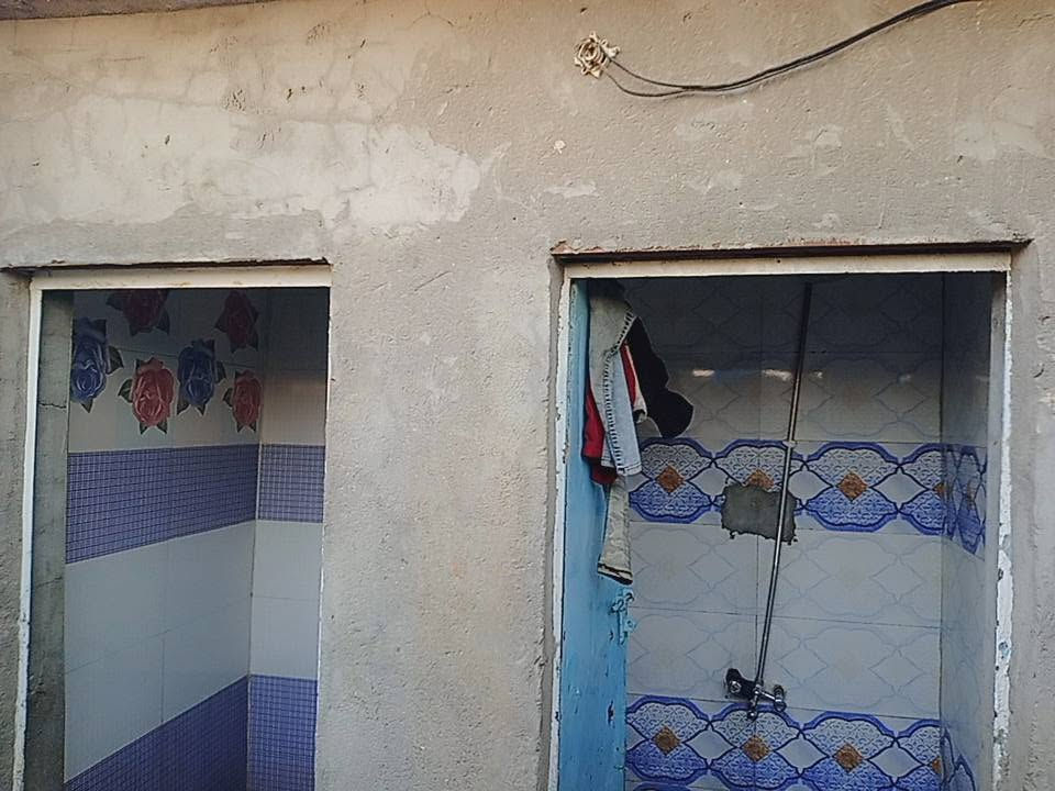 بيت للبيع المساحه 200م بشارع ابو 30 قرب مولد حسن حكوم البيت جاهز
30مار عند شارع ابو 30 خدمات كهرباء وماي ومجاري 
باقي المعلومات الإتصال على الرقم ***********
