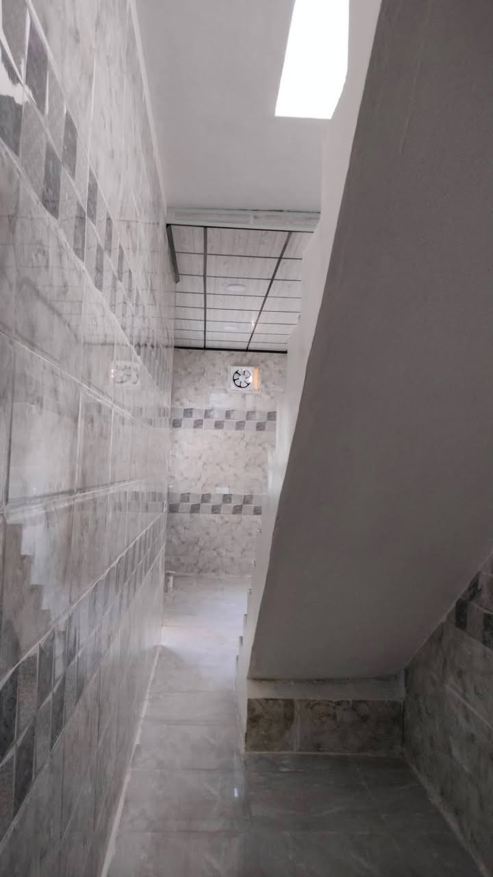 🏡🔥 #_داران_للبيع_في_يارمجة_الشرقية_الثانية 🔥🏡
💥 فرصة مميزة للسكن والاستقرار
 💥بسعر مناسب وموقع مميز
📍 الموقع: يارمجة الشرقية الثانية 💰 السعر: 78 مليون دينار فقط لكل دار
✅ شارع مبلط ✅ ماء وكهرباء متوفرة ✅ قريب من المدارس ✅ قريب من شارع كركوك الرئيسي ✅ قريب من الأسواق والخدمات
🏠 مواصفات الدار: 🔹 المساحة: 100 متر مربع 🔹 الواجهة: 5 متر 🔹 العمق: 20 متر 🔹 اتجاه شروق الشمس 🌞 🔹 طابق واحد
✨ تشطيبات جميلة: ✔️ أرضيات بورسلين ✔️ سيراميك نصف جدار ✔️ سقوف ثانوية ✔️ واجهة حلان
🛋️ يتكون من: ▪️ استقبال ▪️ غرفة نوم ▪️ هول ▪️ مطبخ ▪️ صحيات داخلية ▪️ صحيات خارجية
📄 المكاتبة مع الشرعي ⚠️ شرط التحويل
📞 للاستفسار:
🏢 مكتب التقوى للعقار 📍موقع المكتب_شارع كركوك الرئيسي مقابل جامع البيت العتيق
☎️ *********** 
☎️ ***********
📱 فايبر & واتساب
🌹 تابعوا صفحة مكتب التقوى للعقار ليصلكم كل جديد من العروض العقارية المميزة.
