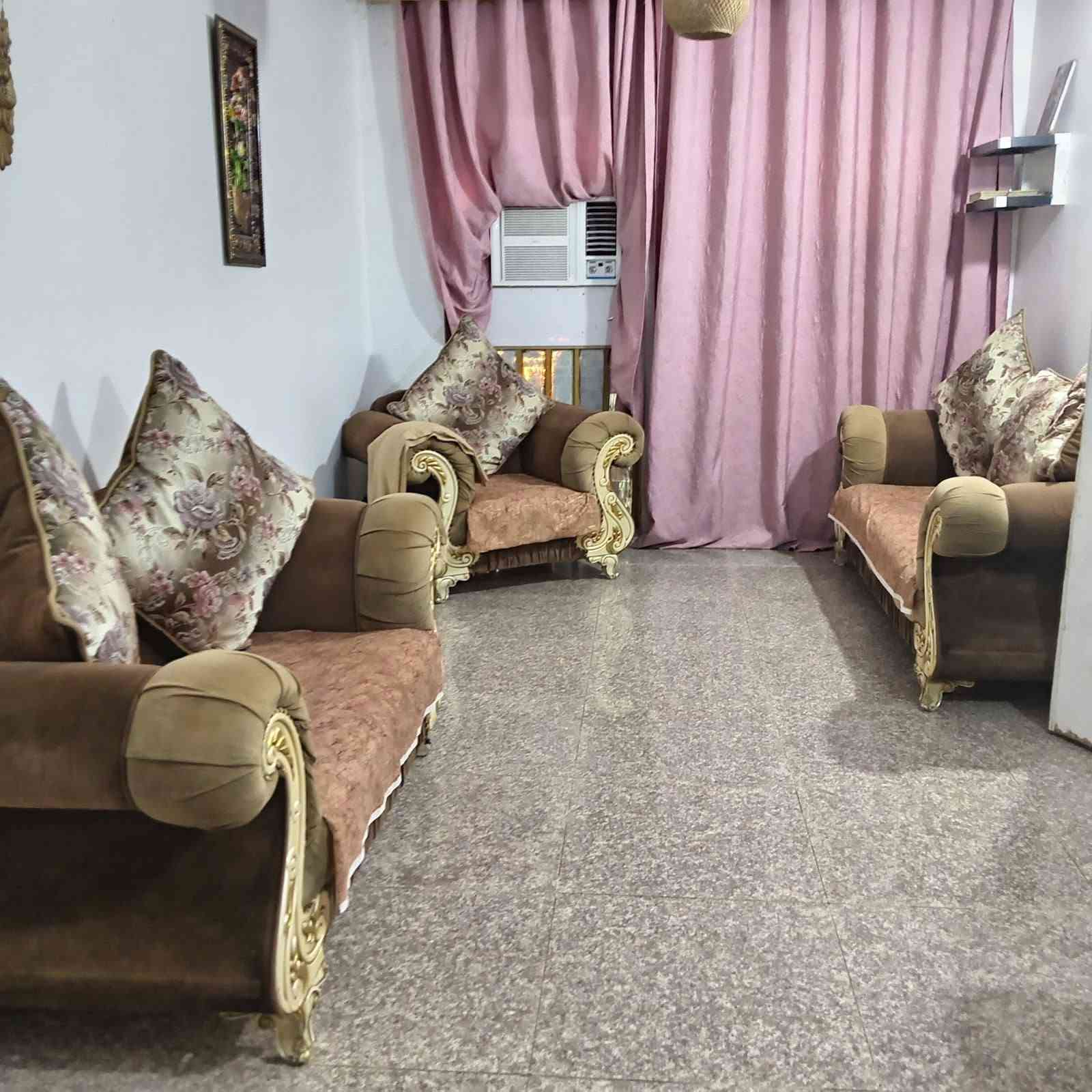 السلام عليكم تخم قنفات 10مقاعد السعر 400 وبي مجال
الرقم ***********
الدوره حي الصحه
