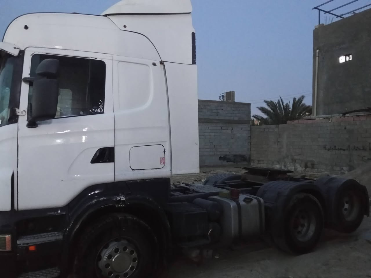 للبيع سكانيا موديل 2006مكينه8/500rكير3*3مربوطه فلات أربعة دناكيرالسنويه2030العنوان البصرة ***********

