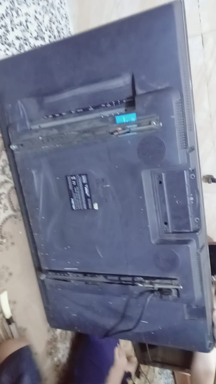 للبيع بلازمات بدون نت شغالات على فحص مكان حي تونس سعر 75 الوحده حجم 32 وحده حجم 42 للاستفسار ***********
