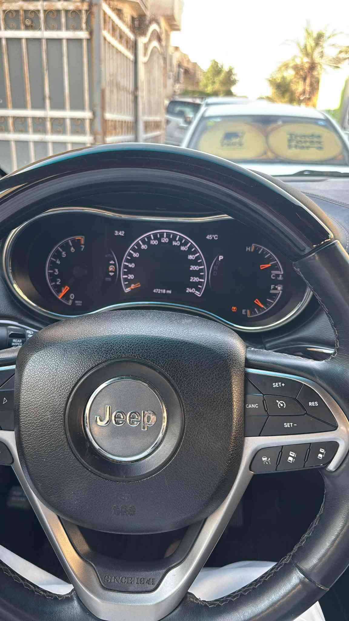 السلام عليكم 
للبيع جيب اوفرلاند ٢٠١٩ ماشية ٤٧ 
اعلى مواصفات 
حادثها جاملغ خلفي مصبوغ وبابتين مبدلات نفس اللون 
للاتصال *********** طه
