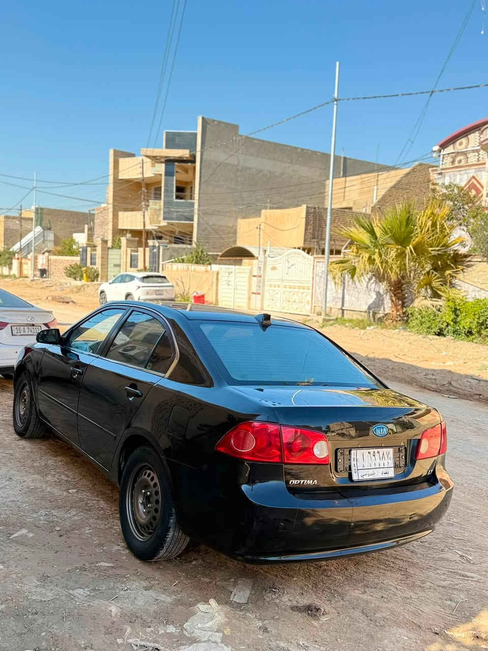 سيارة اوبتما 2007 رقم بغداد مكانها بابل شارع 60 
بسمي عارضها 75 وبيها مجال السيارة صابغها حزام 
اثر جراد وبيها قطعتين باب السايق والجاملغ الخلفي 
الاستفسار *********** .
