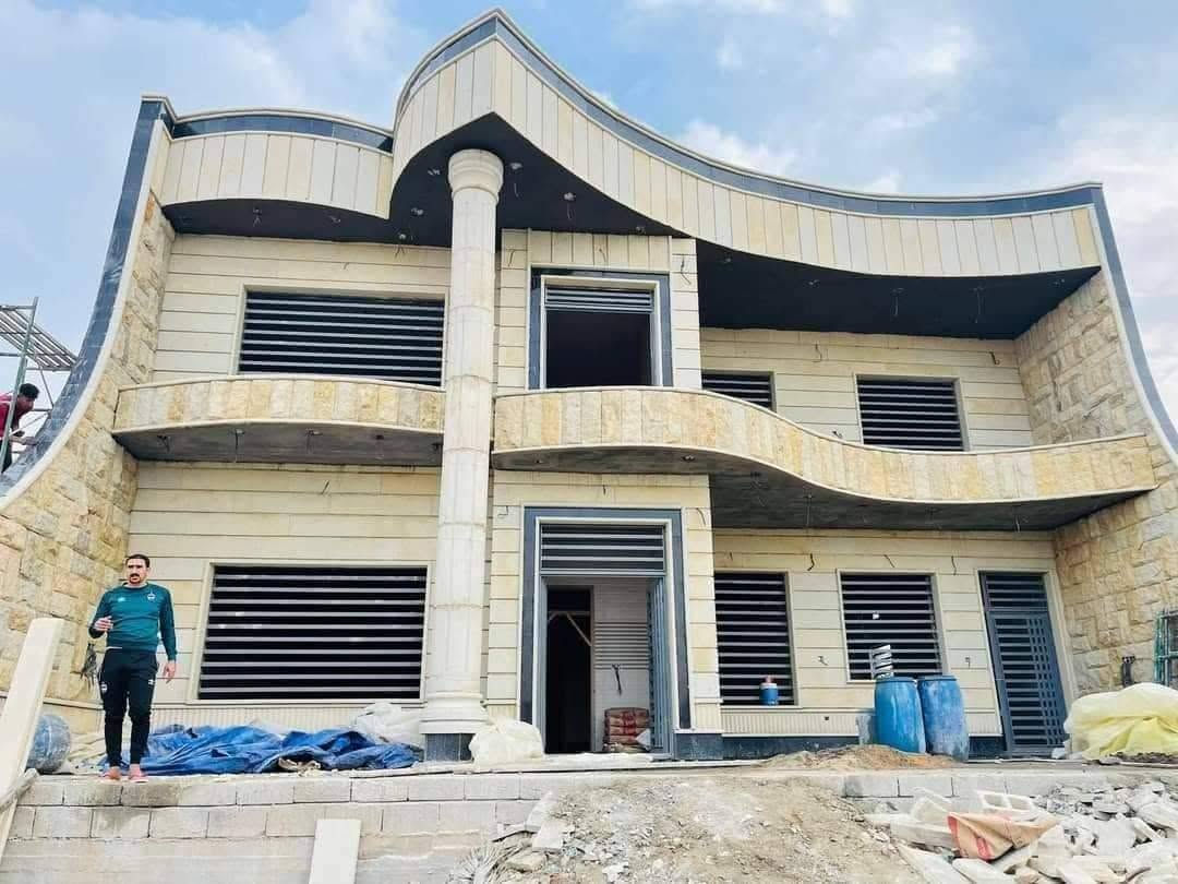 بل قسط . اشراف هندسه 👷🏻‍♂️
بناء -  المنازل السكنيه - العمارات - التجاريه من. صفر  -- الى تسليم المفتاح 🔑  و بأحدث  التصاميم الهندسية وديكورات الحديثة كما يوجد لدينا بناء  وتشطيب الداخل با النقد والتقسيط المريح با مقدمه  تبدأ 30/بالميه فقط,, شهريا 500الف دينار فقط للاستفسار يرجى مراسلتنا على الصفحة او لاتصال على الرقم ***********

نص مكتوب في الصور:
- ٩:٤٠ م ٧٠%