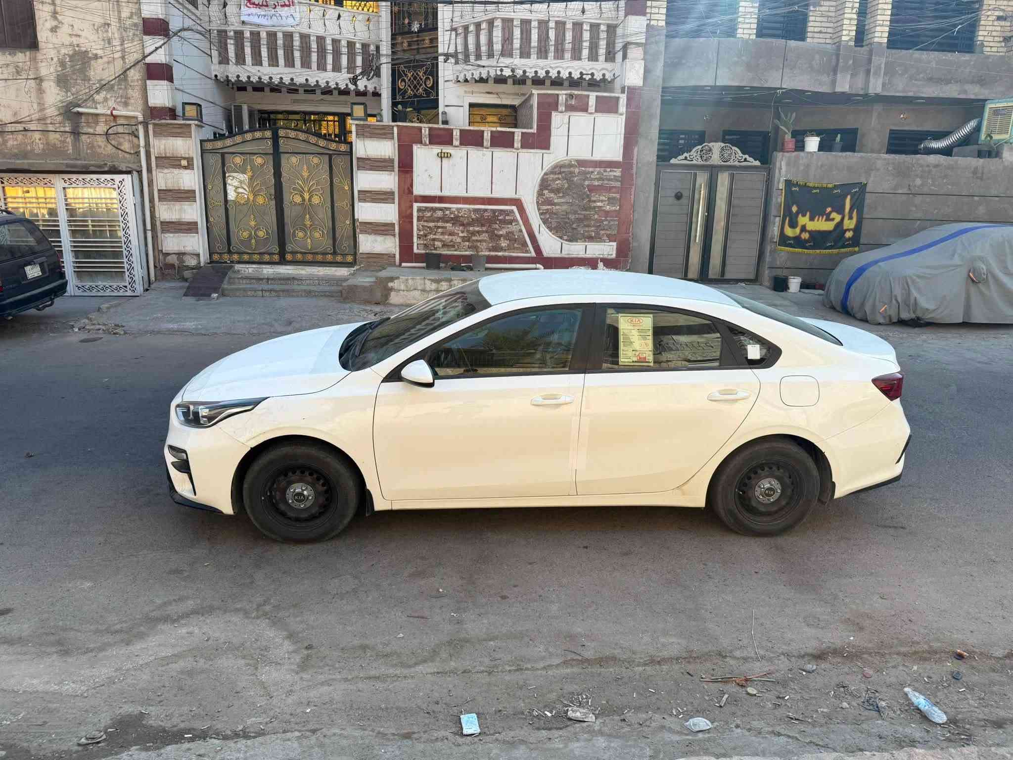 السلام عليكم للبيع كيا سيراتو خليجي موديل 21رقم اربيل شرط تحويل وكالة مكينه 1600كير كفاله صار بيه حادث بل عراق بنيد جاملغ صبغ وحالين بيه ملاحظات بسيطه تبريد ثلج ماشيه 91حقيقي شراي يتصل سعره 118ورقه بيه مجال حك جيه مكاني بغداد ***********شراي يتصل اعتذر عل مراوس
