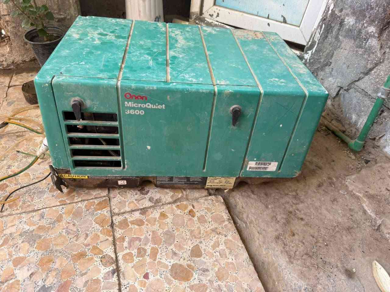 للبيع مولد بانزين نوع Cummins Onan)( 3ونص) KV كاتم تشغيل سلف.
مكان ديوانيه"
للاستفسار ***********
