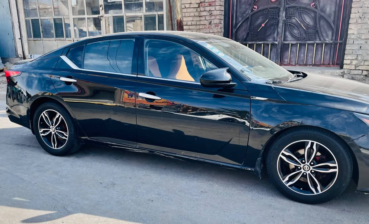 نيسان التما ٢٠٢٠ وارد امريكي فئة(S) مكينة 2500
سياره ماشيه 83 مايل
تخم تايرات جديد قبل سبوع شاده 
تبريد ثلج
حادث موضح بلسونار 
السعر 115
بيهه مجال بسيط للشراي 
رقم الهاتف ***********
