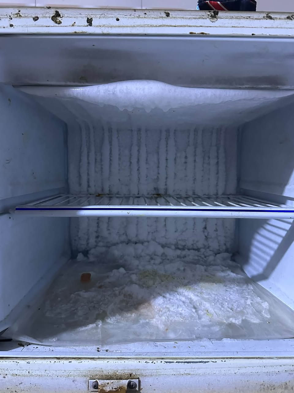 ثلاجه للبيع تشتغل السعر 70 للتصال
***********
