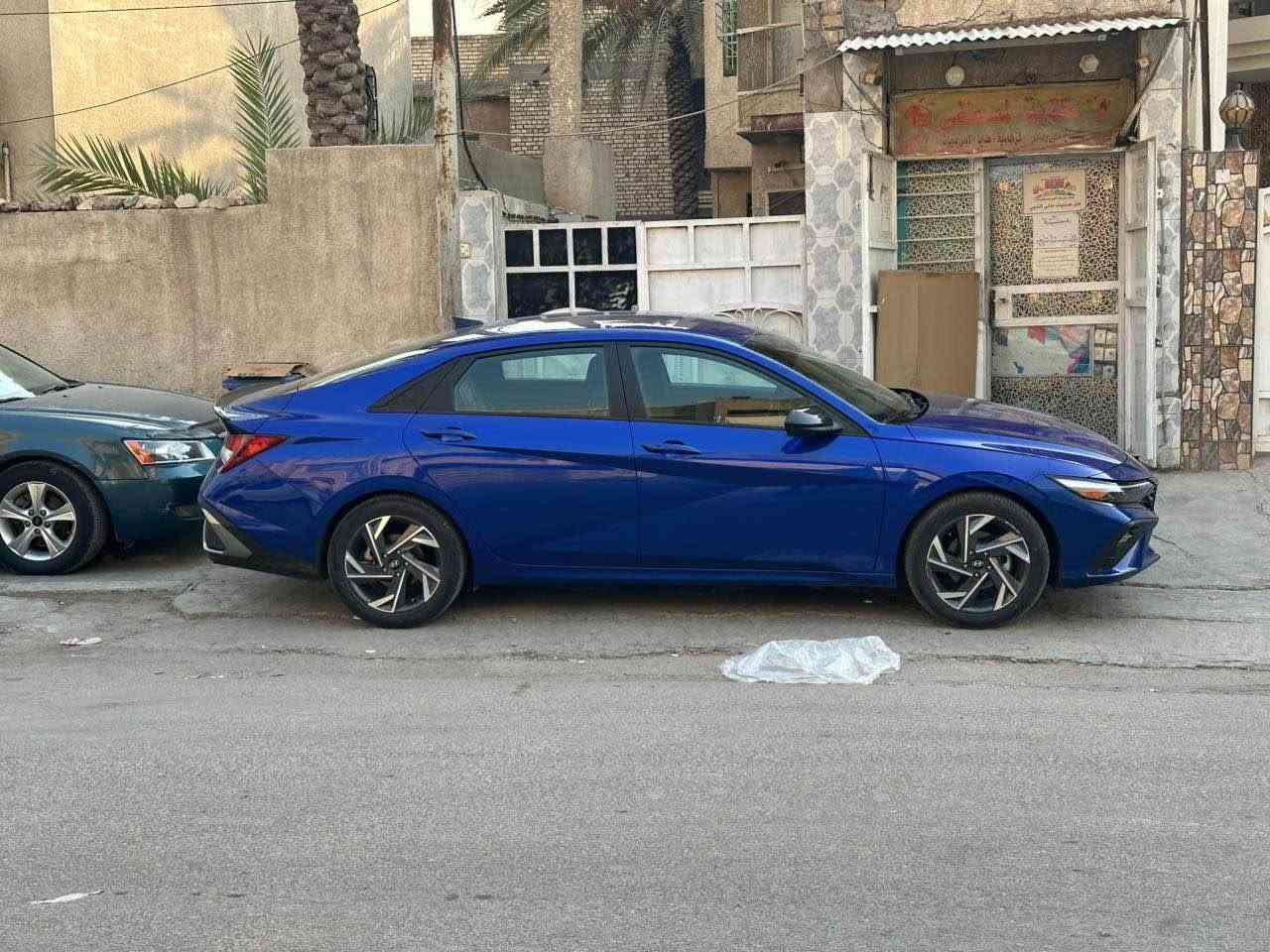 السلام عليكم 
النترا موديل 2025 
وارد امريكي 
حادث دعاميه فقط +بارد بالنيد ممبين اصلا 
لغد شاصي راديتر بدنه كلهن كفاله 
بدون ايرباك
قطرة صبغ مابيها عدا الدعاميه 
مواصفات 
بصمه تشغيل / بصمة ابواب
صدوق ذكي
جاهزه الاخر حبايه
تخم تاير جديد
رقم اربيل باسمي ثاني يوم تحويل 
ماشيه 26 km 
السعر 163 وبيهة مجال بسيط 
مكاني بغداد الدوره شارع الطعمه 
*********** بغداد, العراق

