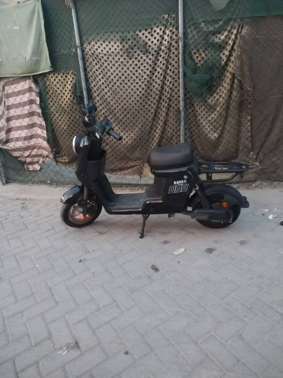 دراجة كهربائية • نضيفه • نقصها بطاريات