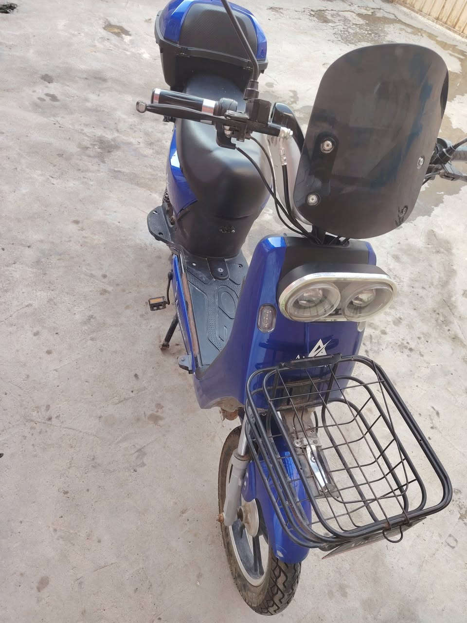 دراجة للبيع 
الوطنية (Alwatania)
🛵 بحالة جيدة ونظيف كما في الصور.
🔹 مزود بصندوق خلفي وسلة أمامية.
🔹 مناسب للتنقل داخل المدينة.
🔹 البطاريات واكفه 
🔹 الشاحن موجود 
📍 الموقع: الموصل.رجم حديد. 
💰 السعر: (75 قفل بدون معاملة).
📞 للاستفسار مراسلة الخاص أو الاتصال.
*********** فيه واتساب.
