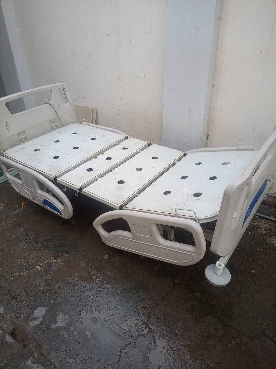 سرير طبي • ريموت تحكم