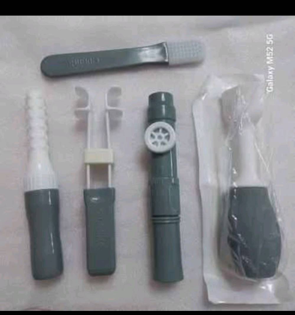 ادوات تقوية الفكين وتدريب النطق لدى الأطفال بعد مايحتاج تدخل ابنك معهد وتصرف ملايين هذه الأدوات هي الحل للطفل الي يعاني من صعوبه في النطق وبسعر75 الف فقط استيراد خاص يعني متلگاهه بالعراق للاستفسار ***********