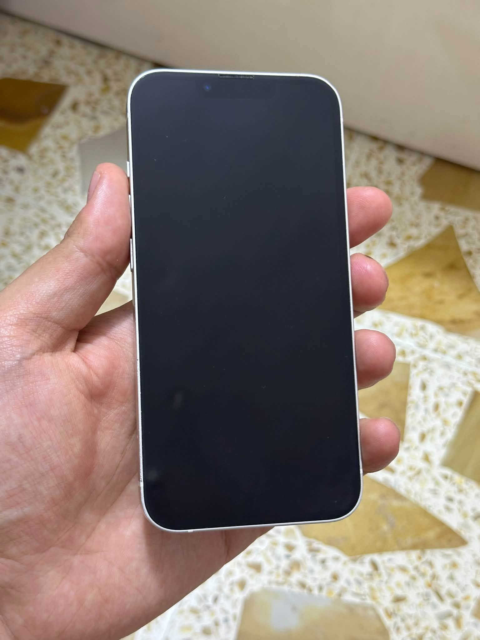 آيفون ١٣ • ١٢٨ غ.ب. • بطارية ٨٩٪