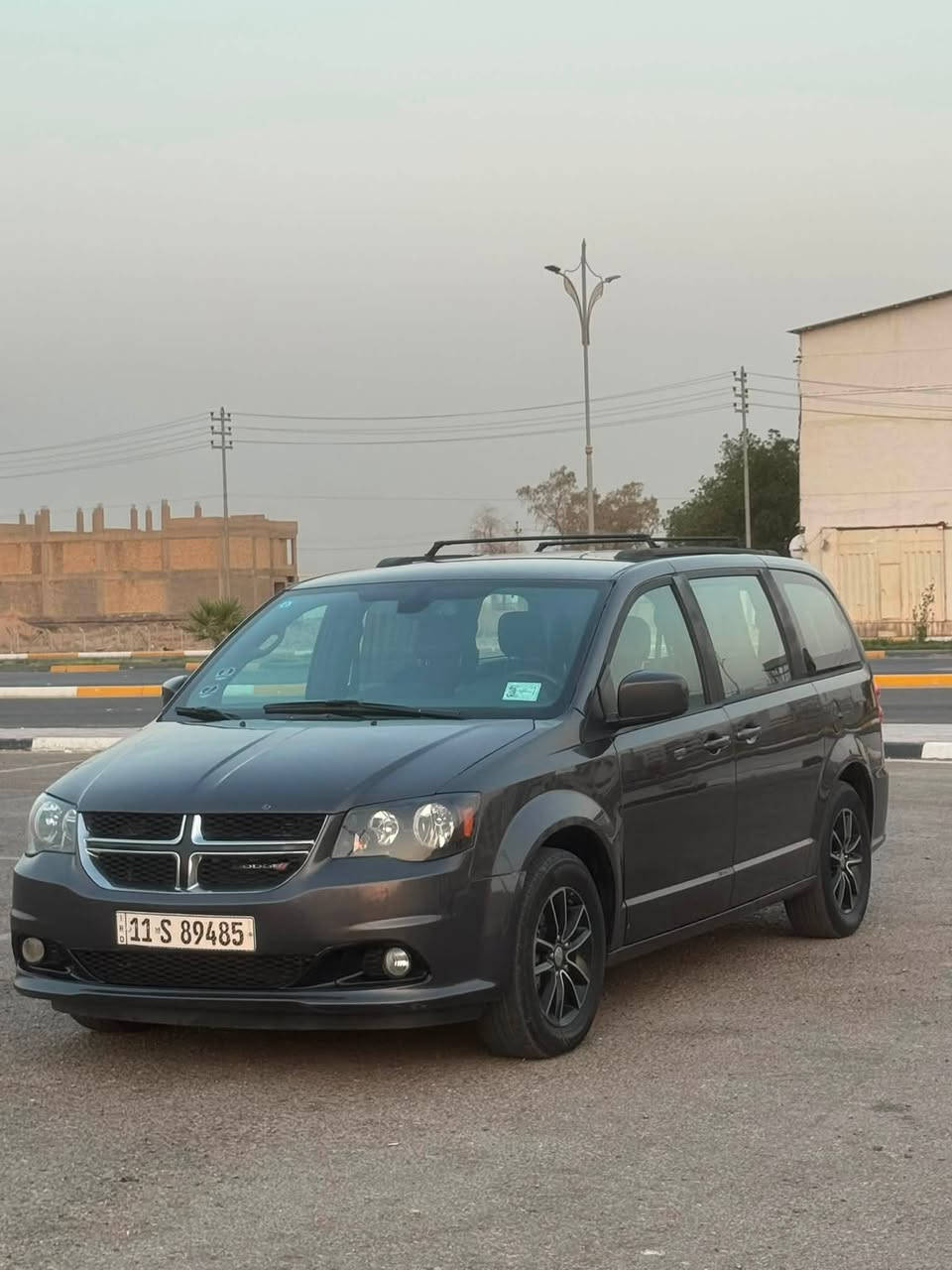 دوج كرفان مديل 19وارد امريكي
فائت السياره GT
مواصفات السياره 
-تحكمات ستيرن فول 
-كشنات كهرباء 
-جام اوته كل البيبان 
-تشغيل عن بعد 
-كشنات بلع 
-كشنات هيتر 
-هيتر مري 
-هيتر ستيرن 
-مثبت سرعه
-بيبان كهرباء 
-3قطع تبريد 
-حصان وسطي 
-3شاشات عرض 
-كشنات جلد
-برد جام بلادي 
-ويل كاب بلادي 
-جنطه كهرباء 
حداديه 90\100
تبريد ثلج 
سعر السياره 165وبيه مجال رقم السياره بغداد  باسمي سنويه وهزه جديده 
للتواصل ***********
